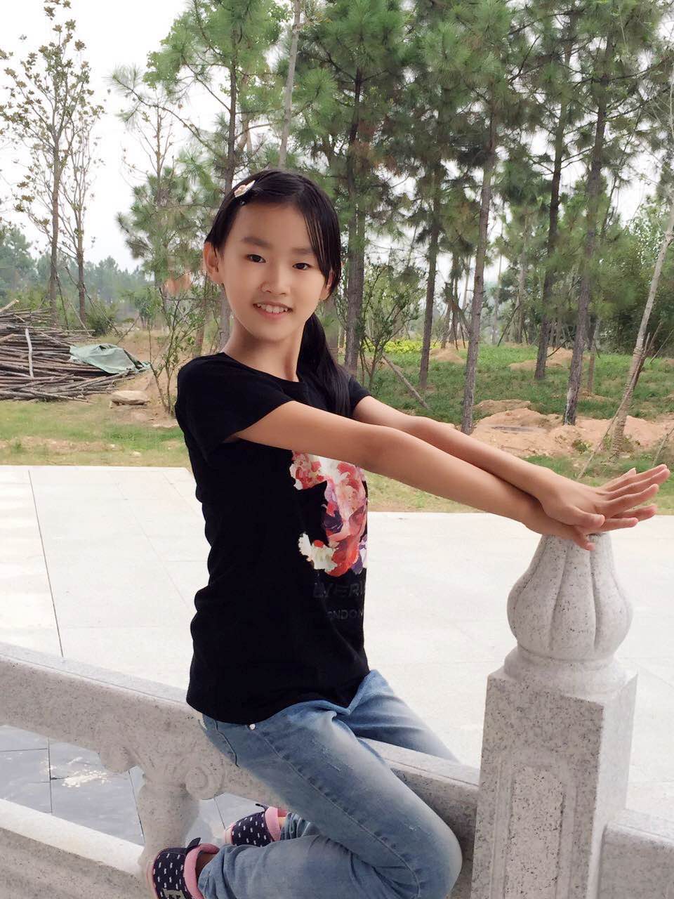 麻城(chéng)飛(fēi)亞--餘文(wén)茜